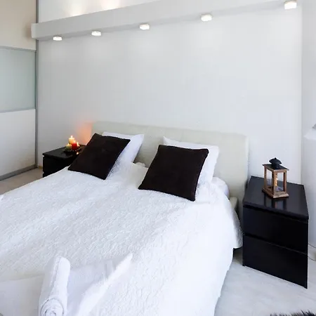 Riverside One Bedroom *