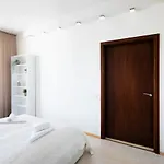 Riverside One Bedroom *