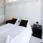 Riverside One Bedroom *