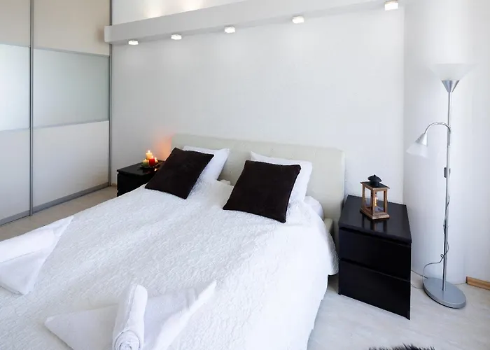 Riverside One Bedroom *